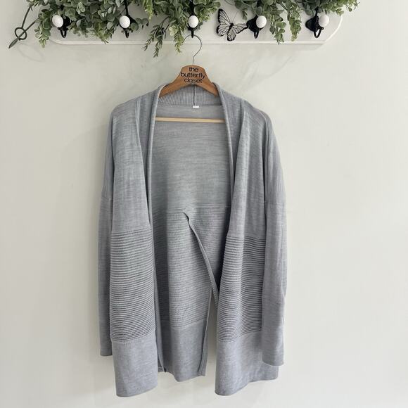Lululemon Merino Wool Blend Gray Sweater Womens L141 - Picture 1 of 3